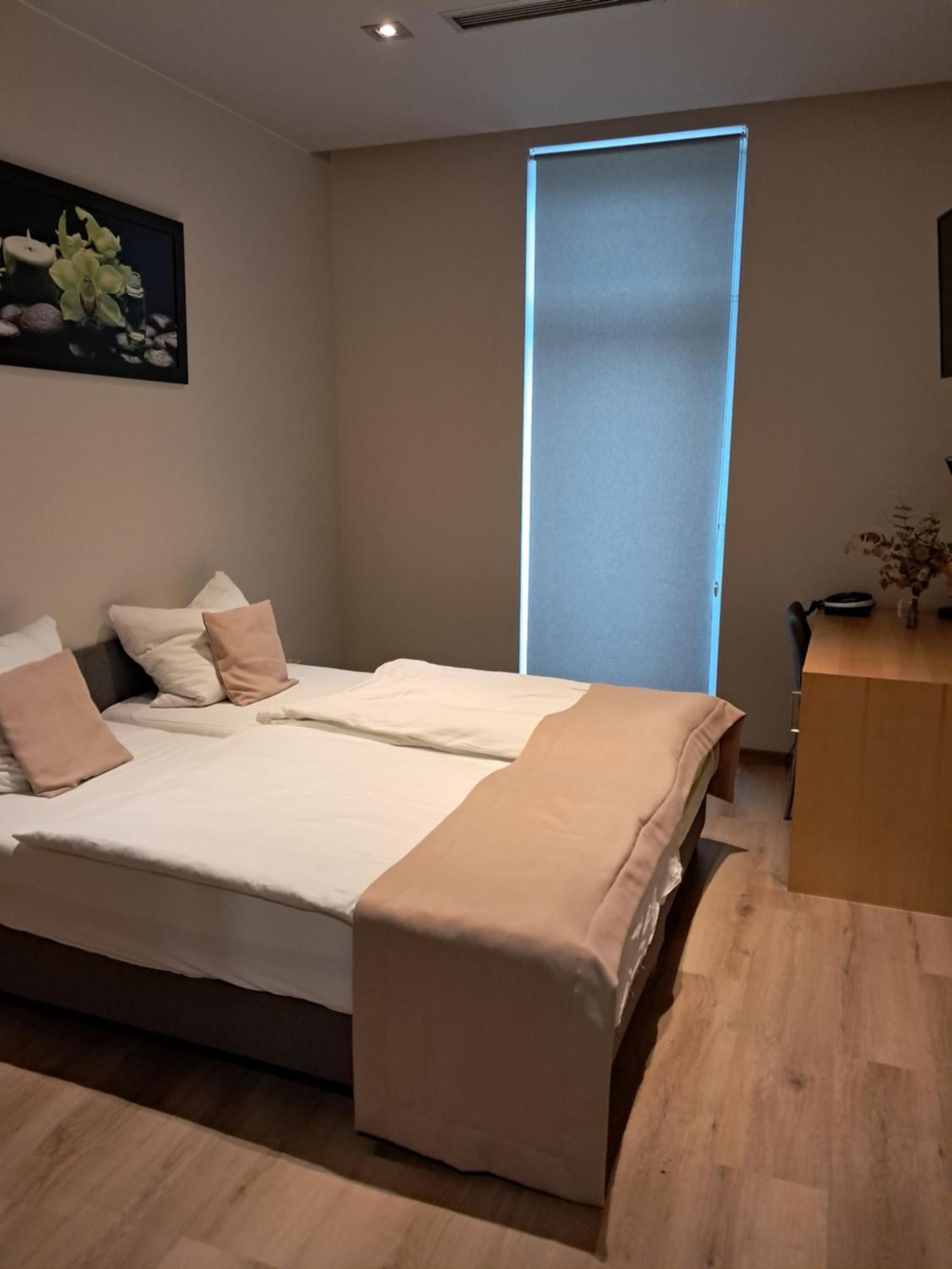 Hotel Kolna Krakow Bagian luar foto