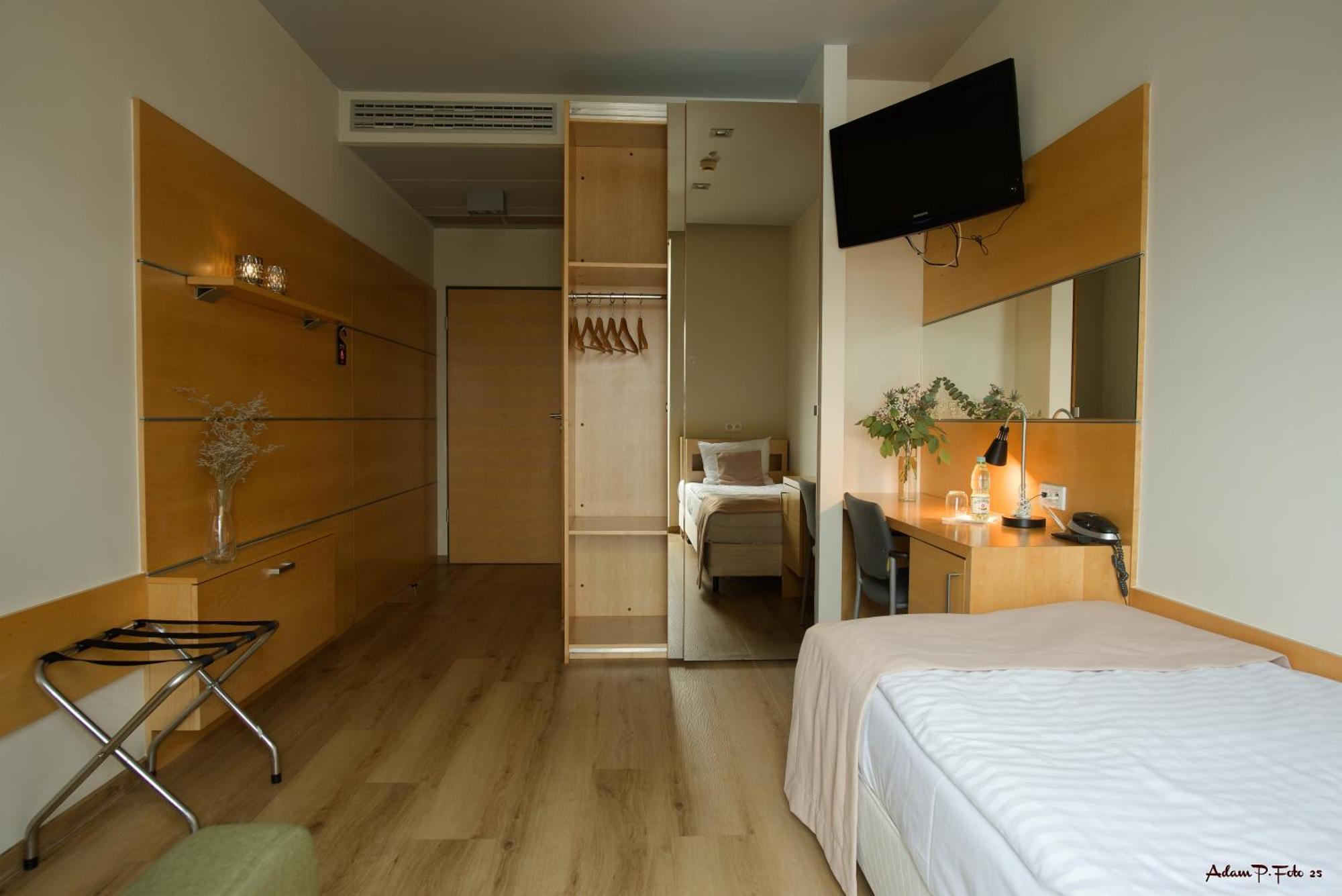 Hotel Kolna Krakow Bagian luar foto